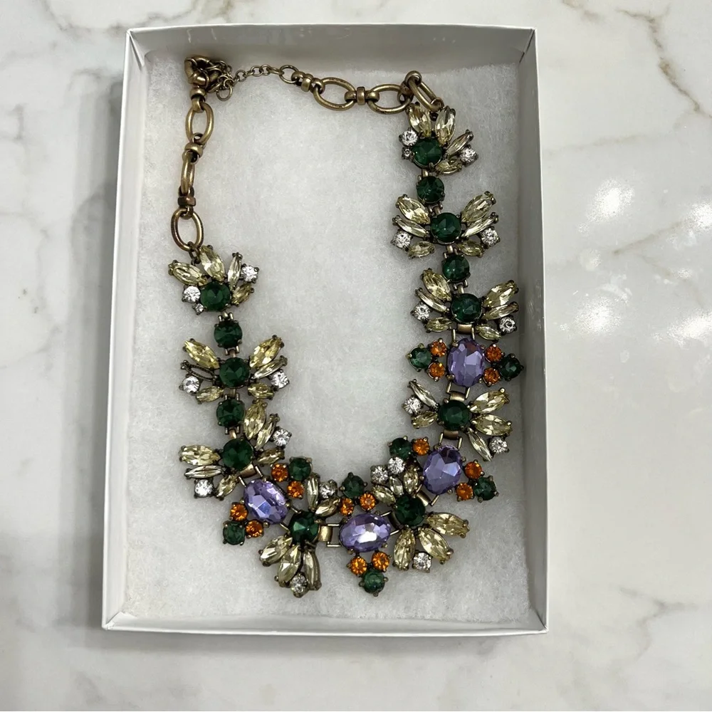 J.Crew Floral Cluster Crystal Statement Necklace - 1 Stone Missing - Picture 6 of 8